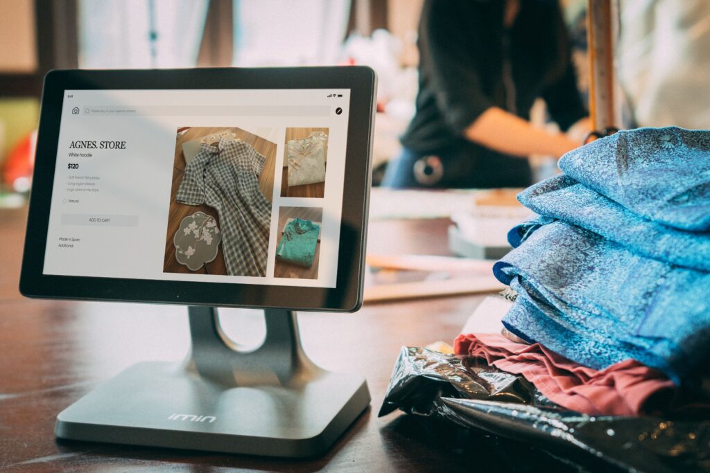 Automatiser une boutique e-commerce : commandes, factures et e-mails post-achat